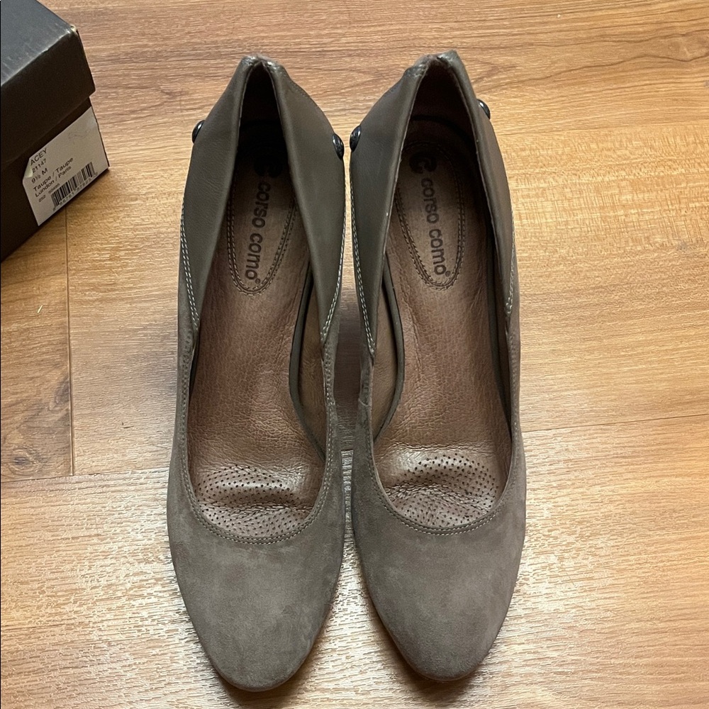 Corso Como Women's Taupe Suede Heels